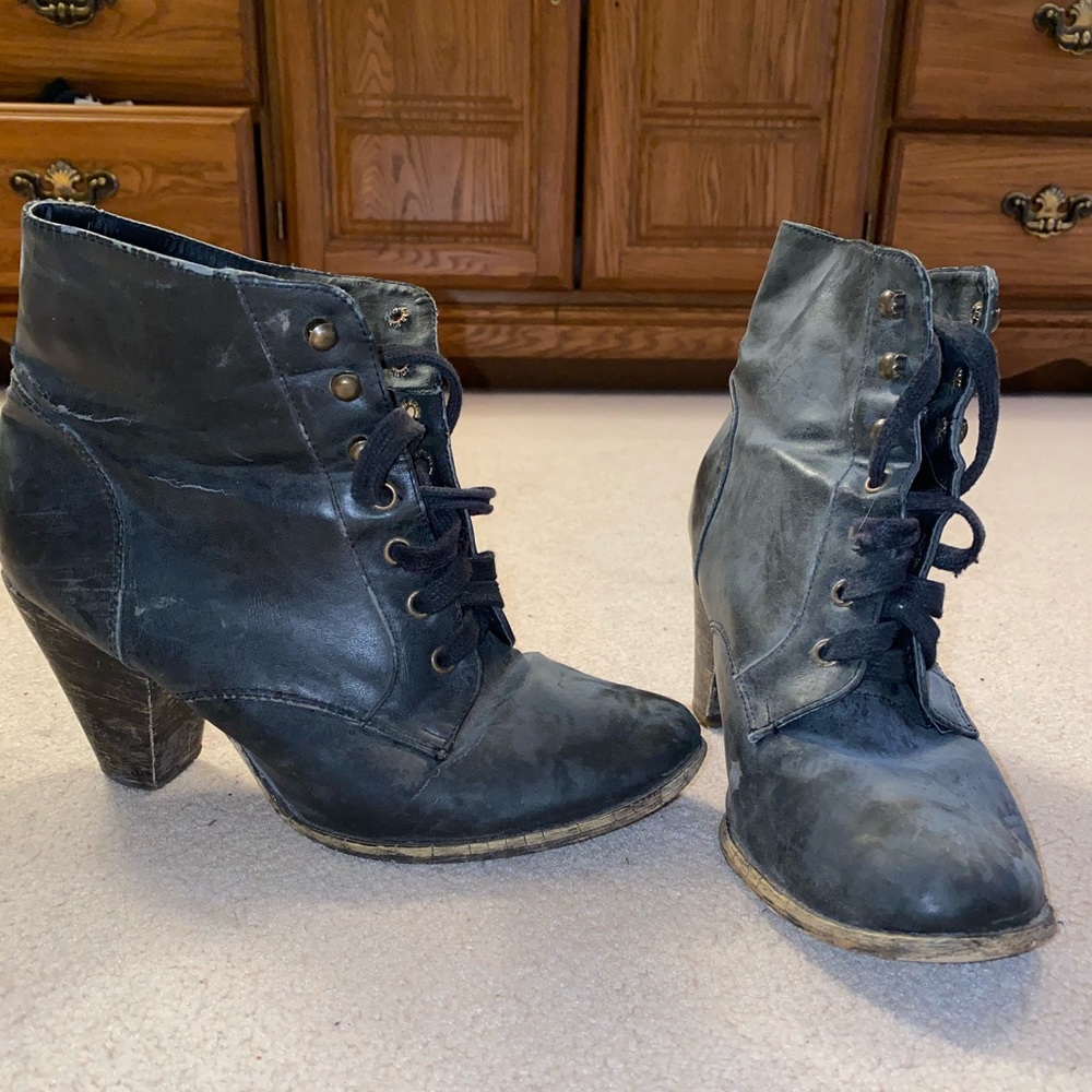 Cute Pleather Vintage Boots with Wooden Heel